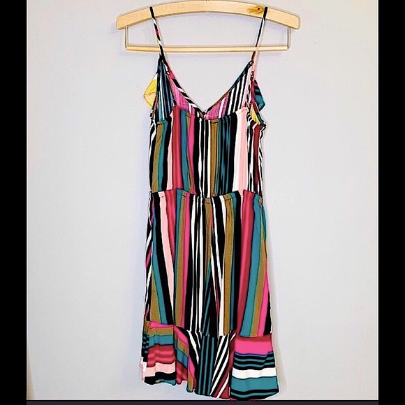 🆕🔥EXPRESS SILKY&SEXY MULTICOLORED FLOWY DRESS!!ASYMETRICAL BEAUTIFUL COLORS!! - Picture 2 of 13